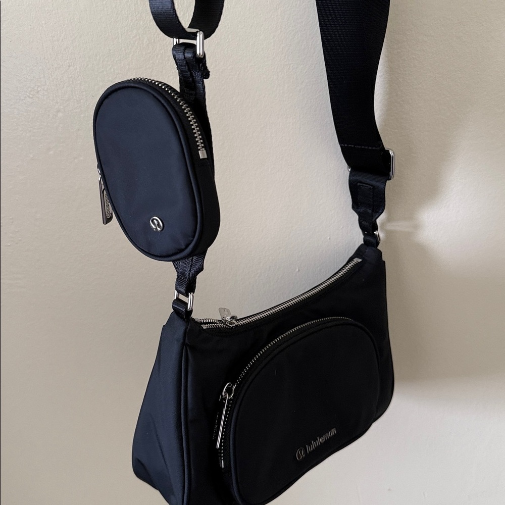 Crossbody bag w/ nano pouch 2L